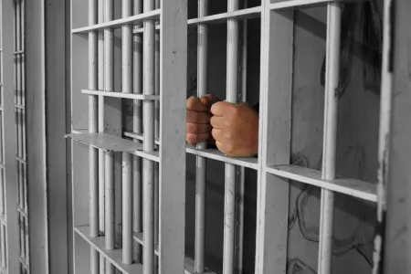 50 manata görə 9 il 6 ay müddətinə azadlıqdan məhrum edildi