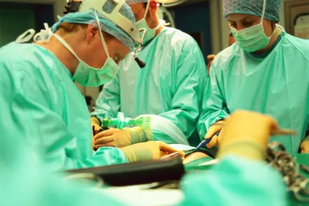 Özünün cərraha ehtiyacı olan Azərbaycan səhiyyəsi... - Türkəçarəyəmi üz tutsaq?..