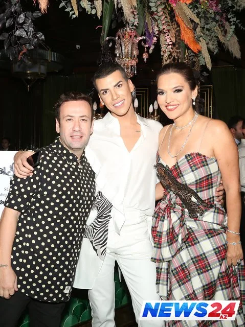 Kerimcan Durmaza ayaqqabıdan içki içirtdilər