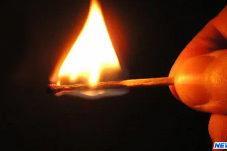 Azərbaycanda “odlu manyak” evi və avtomobili yandırdı