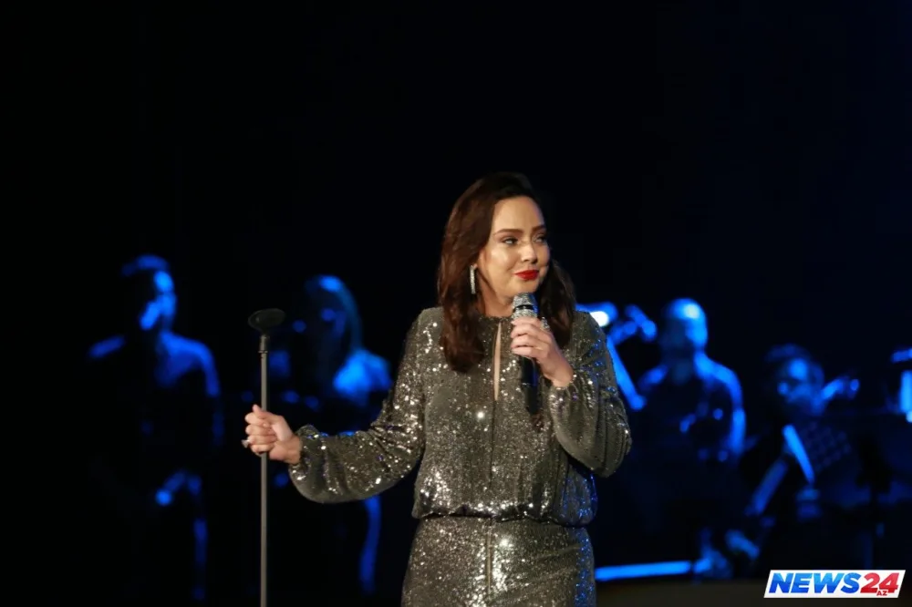 Ebru Gündeşin Bakı konsertindən - FOTOLAR