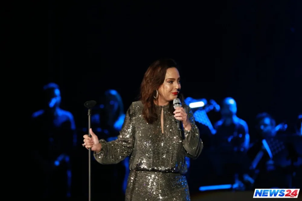 Ebru Gündeşin Bakı konsertindən - FOTOLAR