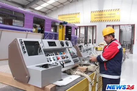 Metropoliten yenilənmiş ilk qatarı xəttə buraxdı-FOTO