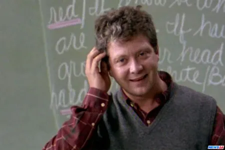 Kişi müəllimin oğlan şagirdinə yazdığı sevgi mesajları ortaya çıxdı