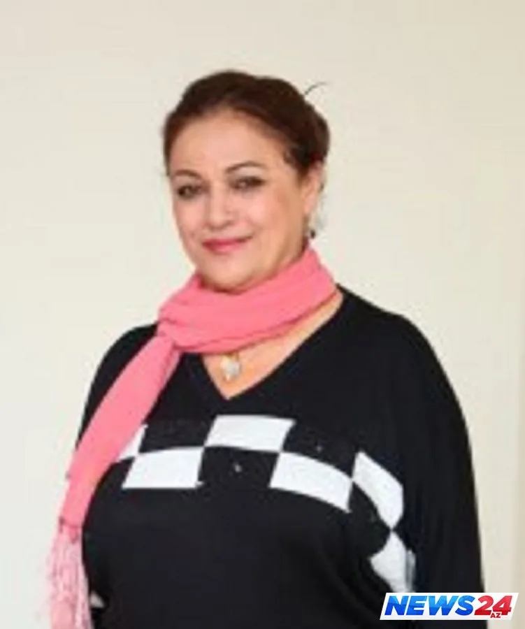 Əməkdar artist mükafatlandırıldı