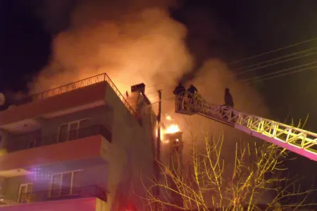 Bakıda ev yandı - Ölən var