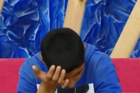 Bakıda qadın 14 yaşlı oğlunu zəncirlədi - O, mənim öz atam deyil