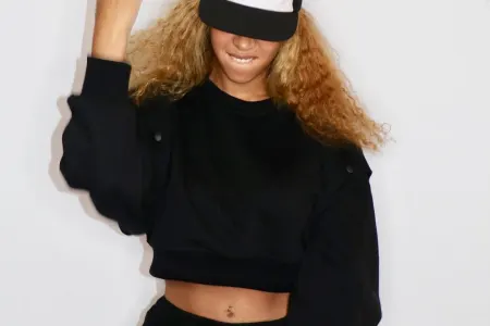 Beyons azərbaycanlı modelyerin geyimində - FOTOLAR