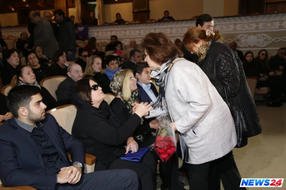 Xalq artisti Amaliya Pənahova ilə vida mərasimi keçirilir - FOTOLAR