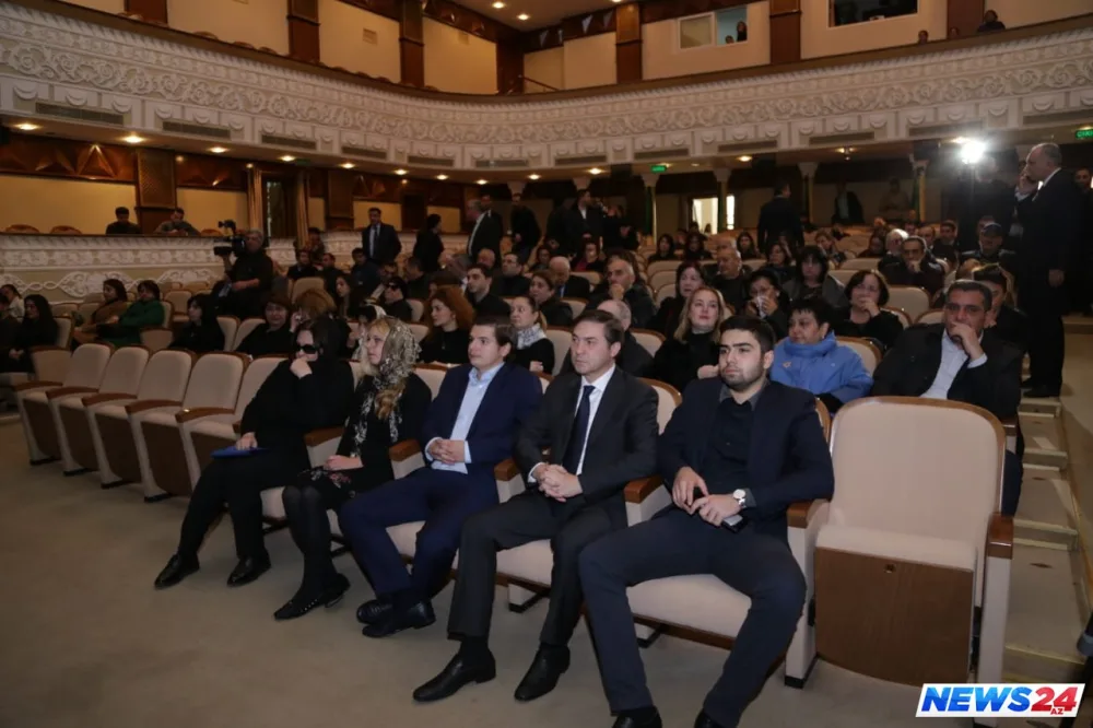 Xalq artisti Amaliya Pənahova ilə vida mərasimi keçirilir - FOTOLAR