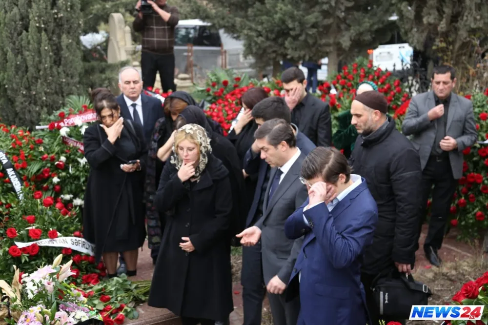 Xalq artisti Amaliya Pənahova dəfn edildi - FOTOLAR - VİDEO