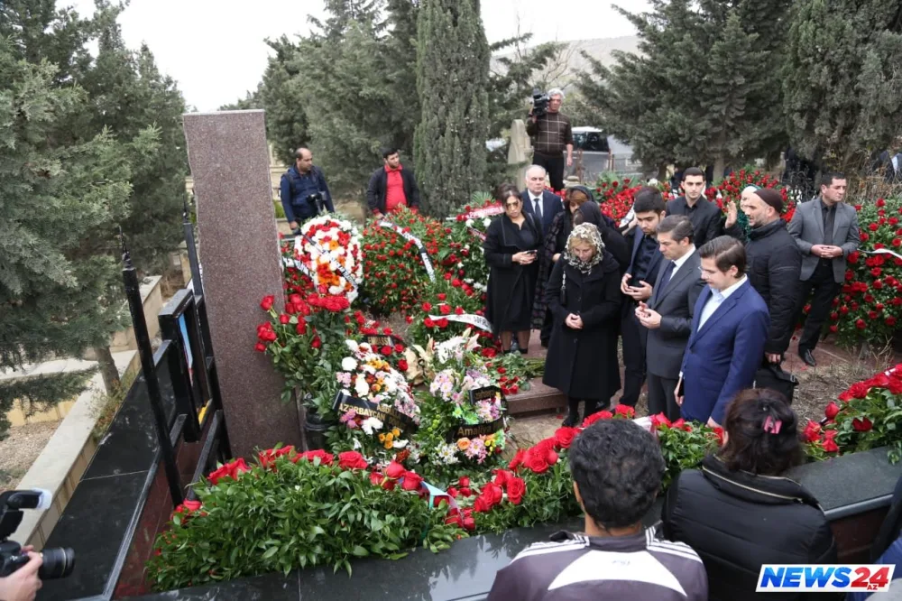 Xalq artisti Amaliya Pənahova dəfn edildi - FOTOLAR - VİDEO