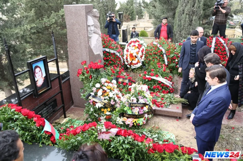 Xalq artisti Amaliya Pənahova dəfn edildi - FOTOLAR - VİDEO