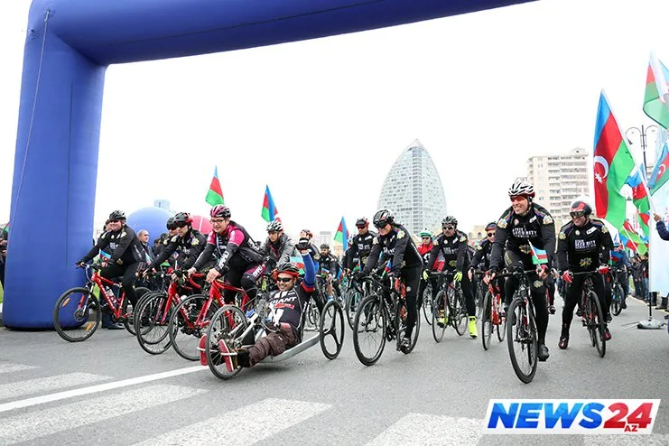 Mədət Quliyev Dövlət Bayrağı gününə həsr olunan veloyürüşdə - FOTOLAR