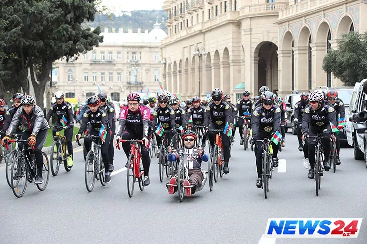 Mədət Quliyev Dövlət Bayrağı gününə həsr olunan veloyürüşdə - FOTOLAR