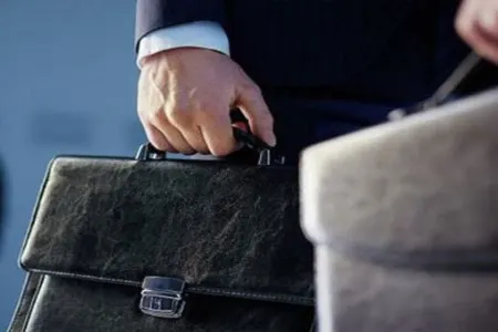 Azərbaycanda yüksək vəzifəli MƏMUR İŞDƏN ÇIXARILDI