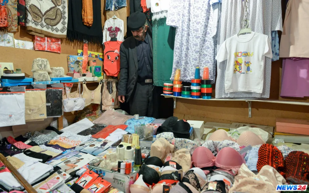 Sabiq deputat "Nəsimi" bazarında SATICI İŞLƏYİR - FOTO/VİDEO - REPORTAJ