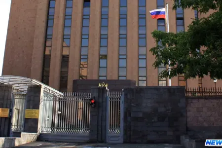 Rusiyanın Ermənistandakı səfirliyinin qarşısında 81 yaşlı kişi özünü yandırmaq istəyib