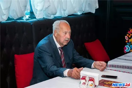 “12 il Moskvada - Kremldə” kitabının müəllifi vəfat etdi - FOTO