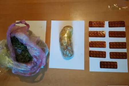 İran vətəndaşlarının daxili orqanlarında Azərbaycana narkotik keçirməsinin qarşısı alınıb