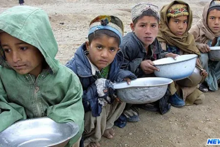 Əfqanıstanda ailələr aclıqdan ölməmək üçün övladlarını satır - FOTO