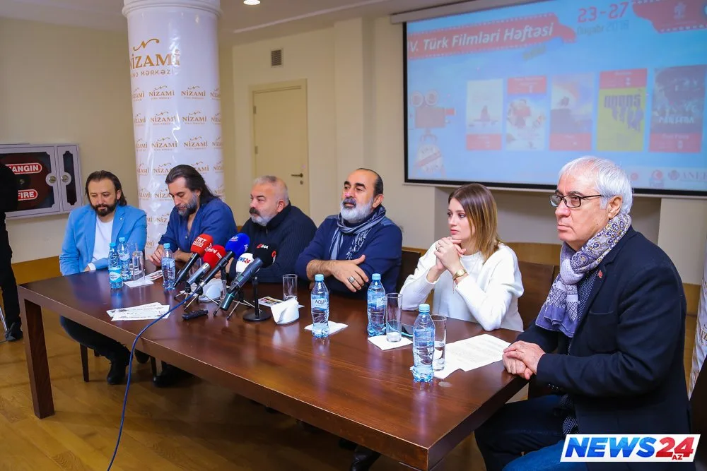 Türkiyəli məşhur aktyorlar “IV. Türk Filmləri Həftəsi”nin mətbuat konfransında - FOTOLAR - VİDEO