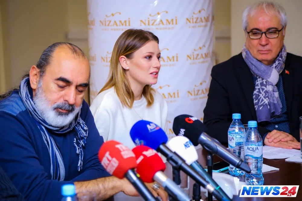 Türkiyəli məşhur aktyorlar “IV. Türk Filmləri Həftəsi”nin mətbuat konfransında - FOTOLAR - VİDEO