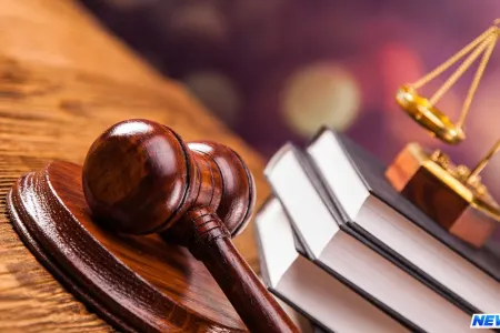 Bakıda rüşvətə görə tutulan həkimin məhkəməsi başlayıb
