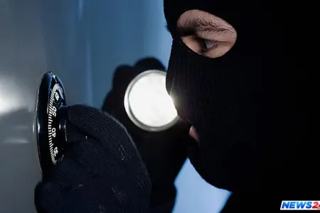 Bakıda marketin seyfindən 2300 manat oğurlanıb