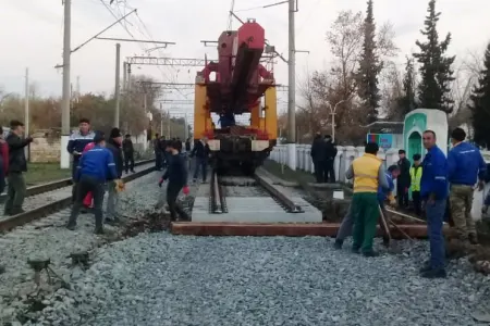 Kürdəmir stansiyasında yeni yoldəyişənlər quraşdırılır - FOTO