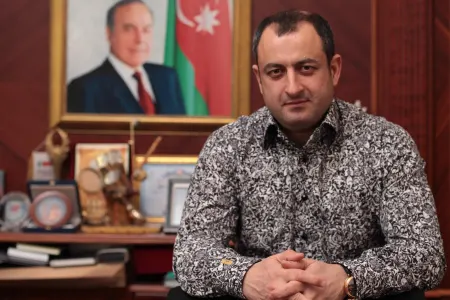 "Adil Əliyev deputatdır, millətin danışan dilidir"