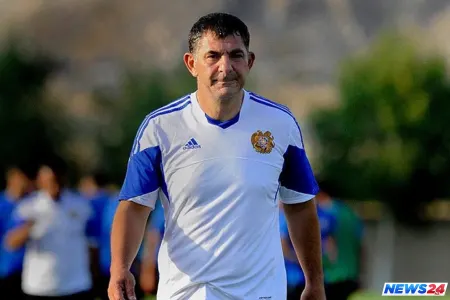 Ermənistan millisinin baş məşqçisinin avtomobili qarət olunub