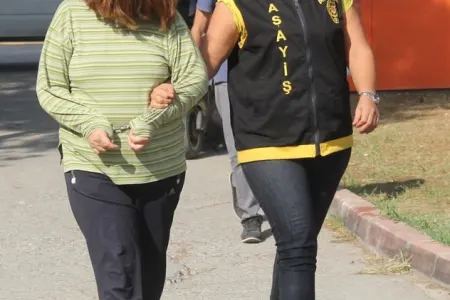 Qadın polis bacısını iş adamı ilə cinsi əlaqəyə məcbur etdi, həbs olundu