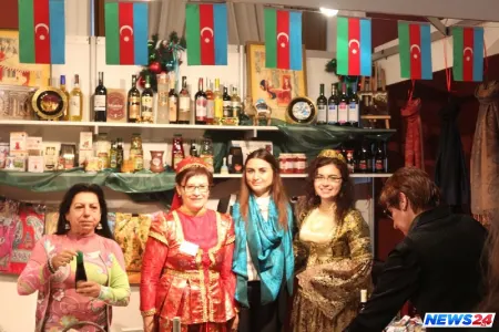 Litvalılar Milad yarmarkasında Azərbaycanın “Yallı” rəqsini ifa ediblər