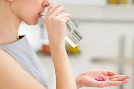 Arıqlamaq üçün dərman içən 18 yaşlı qız öldü - Azərbaycanda