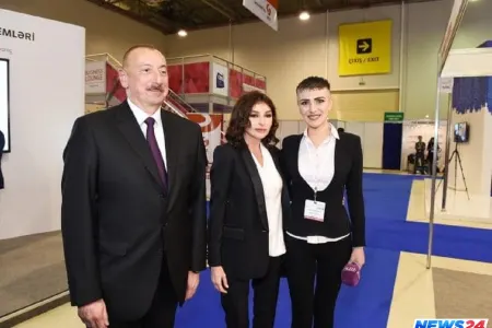 Prezident və xanımı teleaparıcı ilə söhbət etdi: "AZTV-də işləmisiniz" - VİDEO