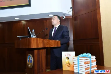 Hüseyn Cavidin şeirləri qazax dilində çap olunub - FOTOLAR