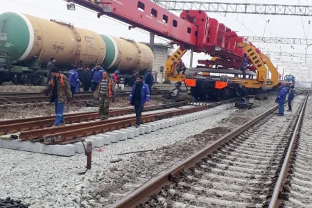 Ucar stansiyasında yeni yoldəyişənlər quraşdırılır