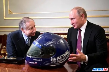 FIA prezidenti Putinə onun adı yazılmış yürüş dəbilqəsi hədiyyə edib