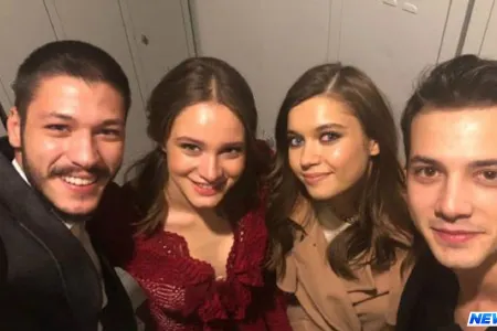 Aşiqlər eyni kadrda