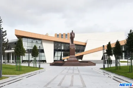 Prezident İlham Əliyev Bakıxanov qəsəbəsində Gənclər Mərkəzinin açılışında iştirak edib