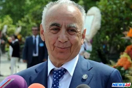 Hacıbala Abutalıbovun uşaqlarla maraqlı söhbəti - VİDEO