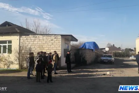 Azərbaycanda dəhşət: Oğul anasını küçənin ortasında bıçaqladı