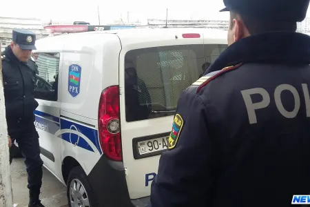 Məktəbin qarşısında kişi ürəyindən bıçaqlandı - BAKIDA