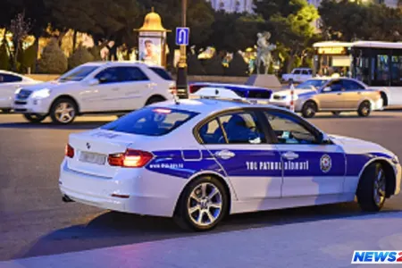 Bakıda yol polisi avtomobili qəzaya uğradı - VİDEO