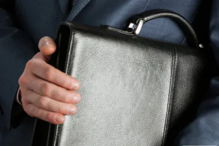 Rüşvət alan 100-dən çox gömrük əməkdaşı işdən azad edilib