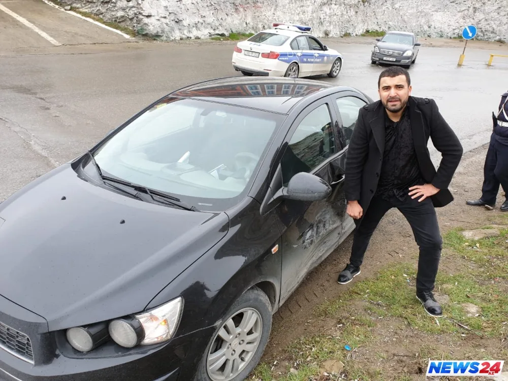 Tanınmış teleaparıcı qəza keçirdi - FOTO