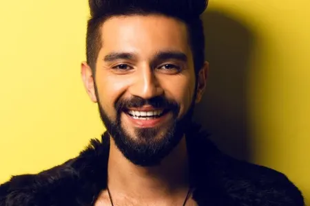 Azərbaycanlı müğənni Qubada belə qarşılandı - VİDEO