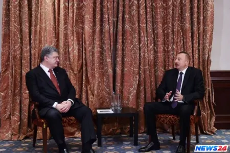 Petro Poroşenko İlham Əliyevi doğum günü münasibətilə təbrik edib