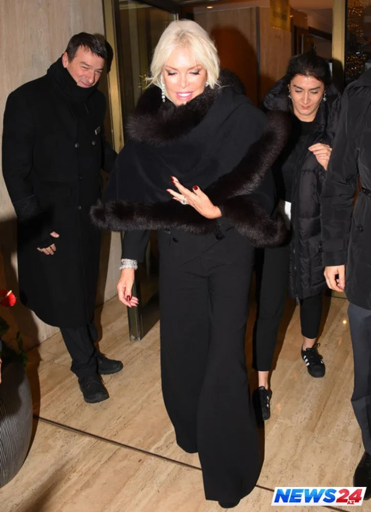 Superstardan geyim açıqlaması - FOTO